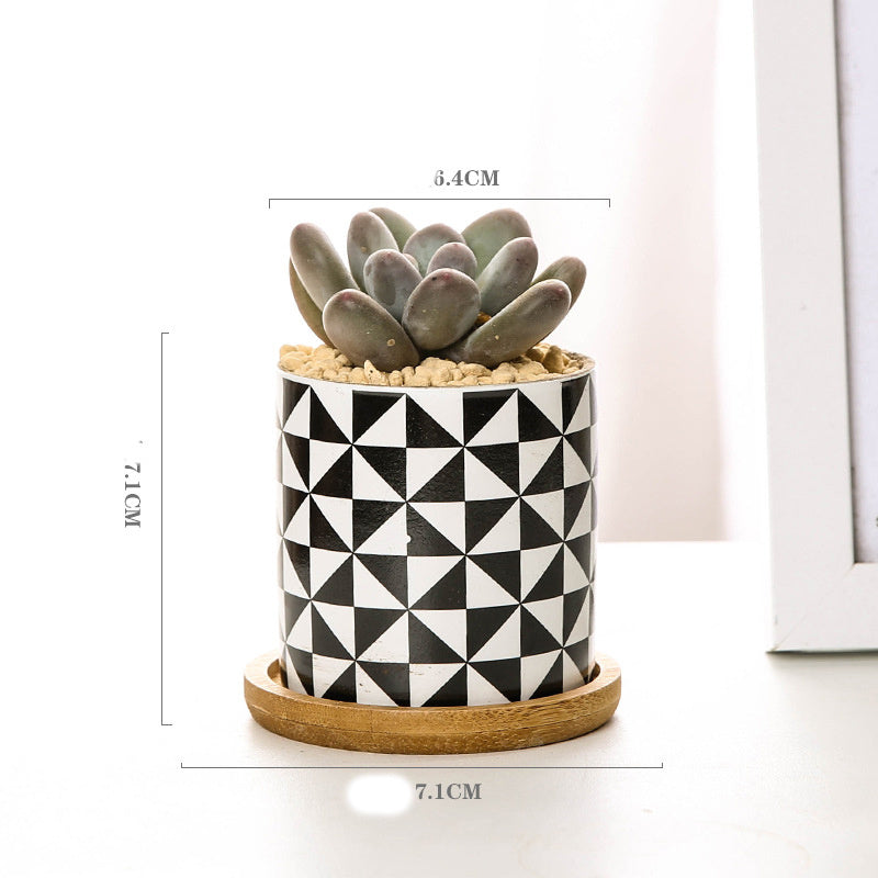 Ceramic flowerpot