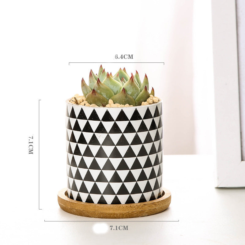 Ceramic flowerpot